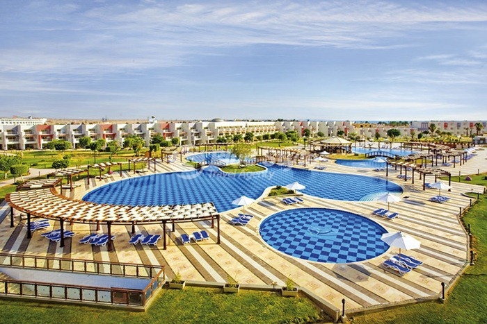 „Sunrise Grand Select Crystal Bay Resort“