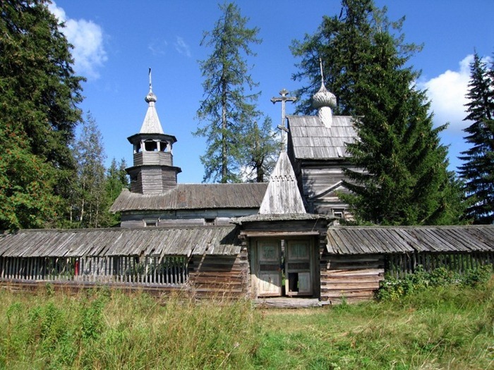 Порженски църковен двор