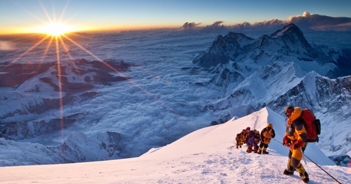 Everest 6382 meter van het centrum van de aarde