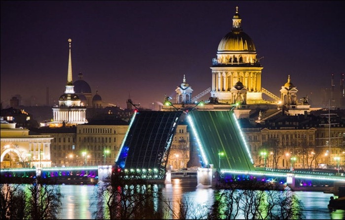 Sankt Petersburg și Moscova pentru sărbătorile din mai