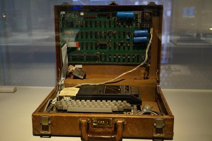 Apple 1 - komputer Apple pertama