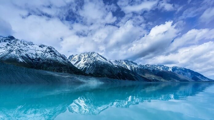 Ice Lake Tasman w Nowej Zelandii