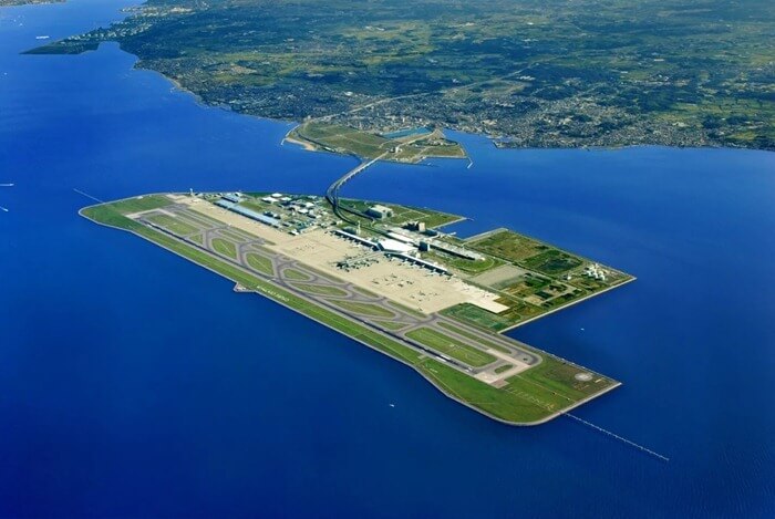 Kansai International Airport op een kunstmatig eiland