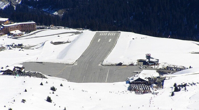 Hilly Courchevel flyplass