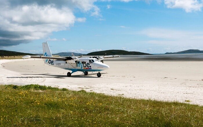 Lapangan terbang Barra di pantai berpasir