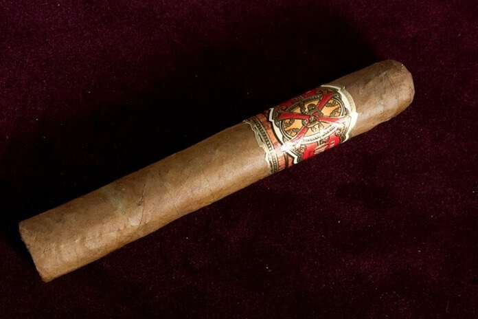 Dvigubi „Corona Regius Cigars Ltd.“