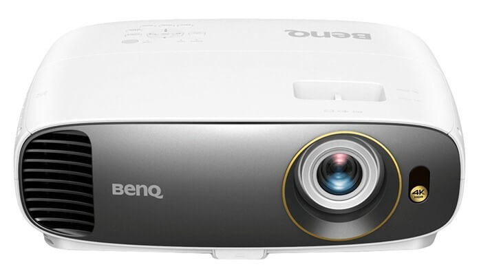 BenQ W1720 добър 4K проектор