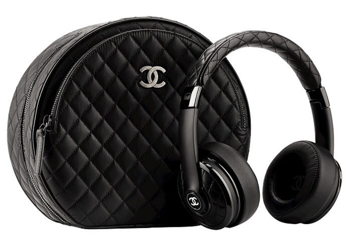 Fones de ouvido Chanel